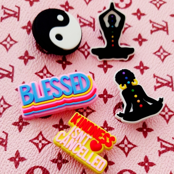 Accessories - Crocs Charms (9 pieces)